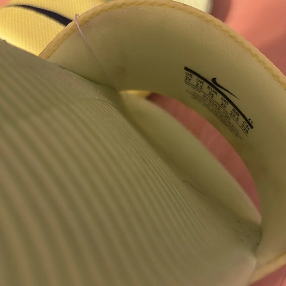 Nike kids slides
